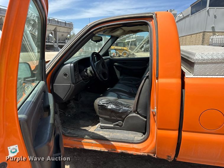 image for item EF2061 2006 Chevrolet Silverado 1500 pickup truck