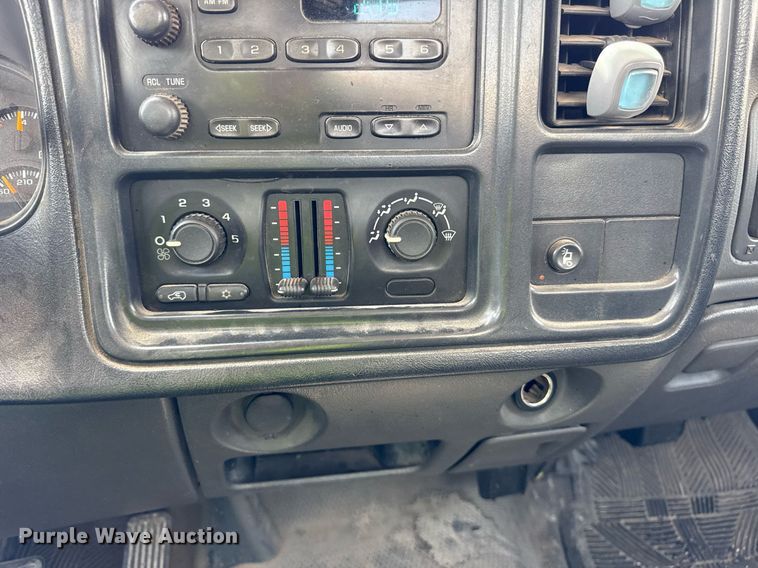 image for item EF2061 2006 Chevrolet Silverado 1500 pickup truck