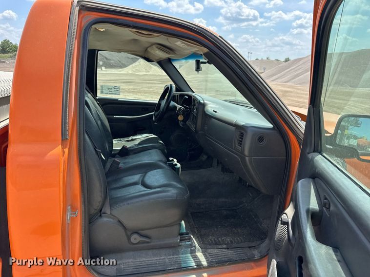 image for item EF2061 2006 Chevrolet Silverado 1500 pickup truck