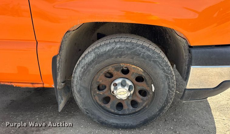 image for item EF2061 2006 Chevrolet Silverado 1500 pickup truck