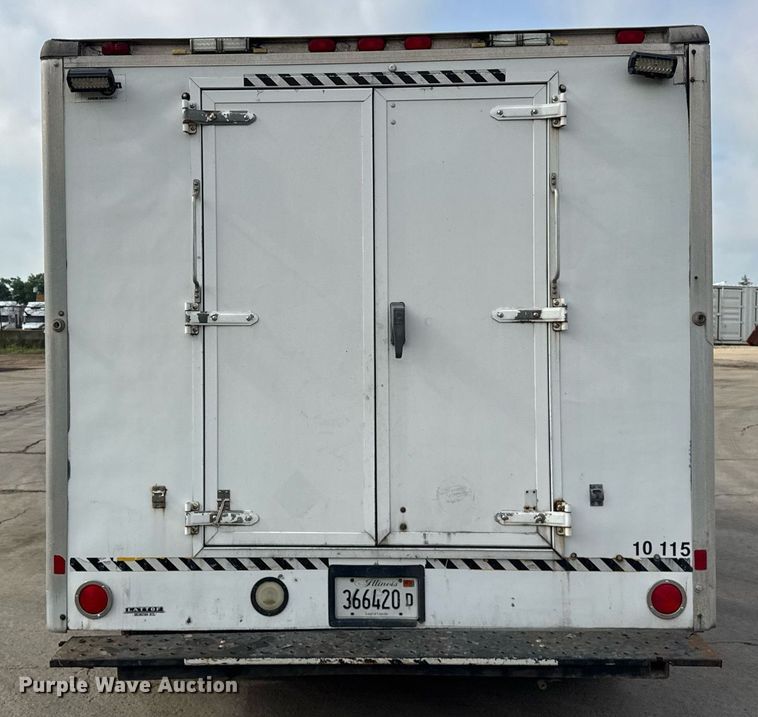 image for item EF2069 2007 Chevrolet Express box truck