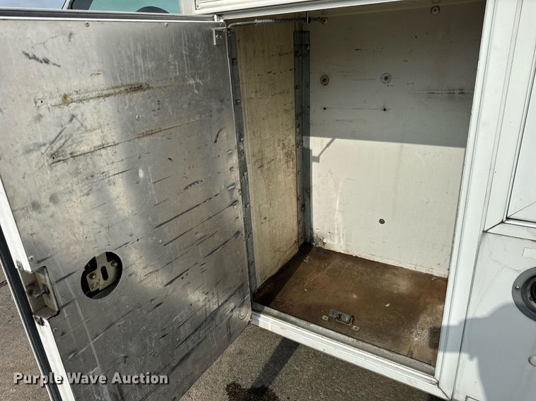 image for item EF2069 2007 Chevrolet Express box truck