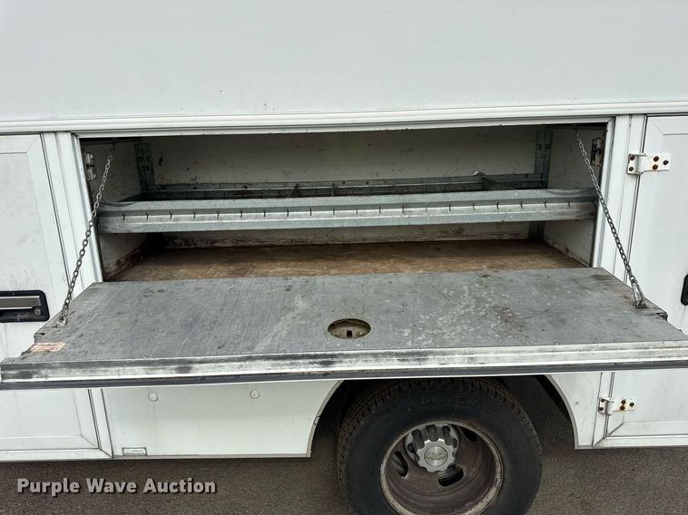 image for item EF2069 2007 Chevrolet Express box truck