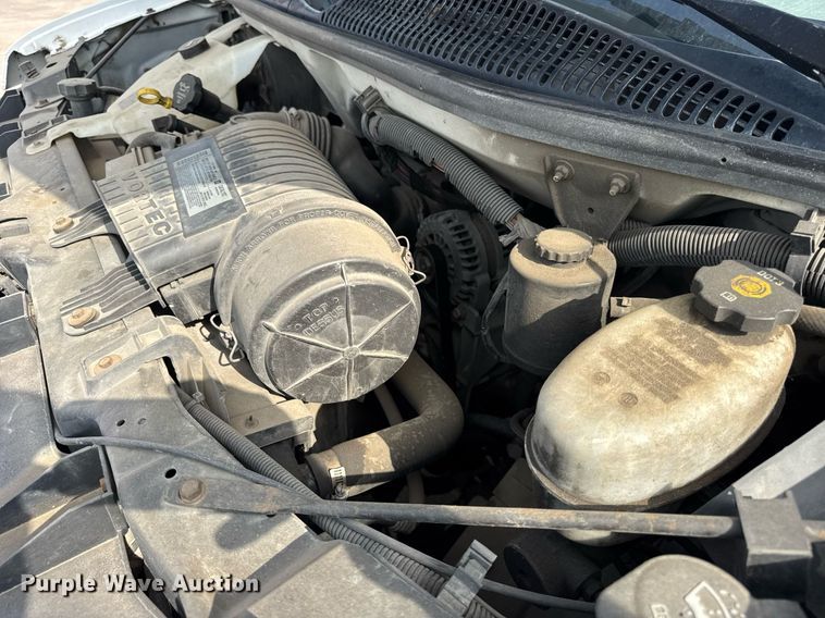 image for item EF2069 2007 Chevrolet Express box truck