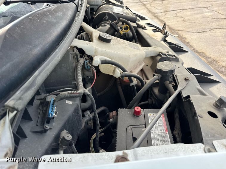 image for item EF2069 2007 Chevrolet Express box truck