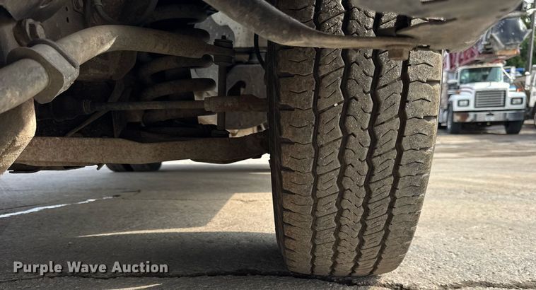 image for item EF2069 2007 Chevrolet Express box truck