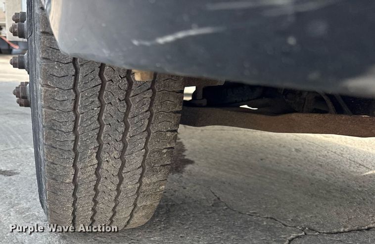 image for item EF2069 2007 Chevrolet Express box truck