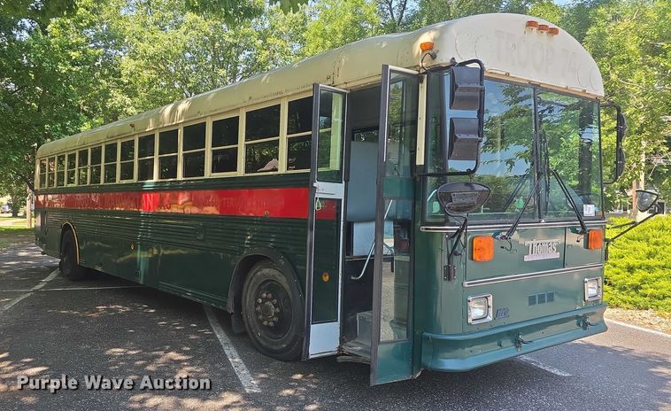 image for item EF3505 2001 Thomas Built 140H school bus