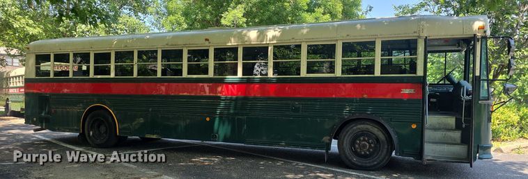 image for item EF3505 2001 Thomas Built 140H school bus