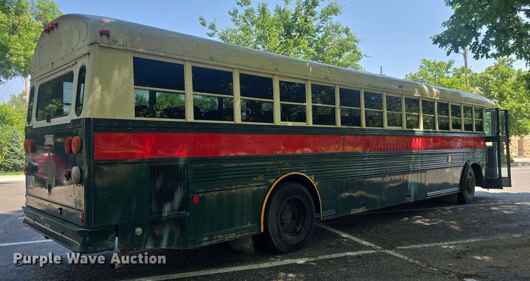 image for item EF3505 2001 Thomas Built 140H school bus