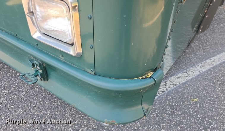 image for item EF3505 2001 Thomas Built 140H school bus