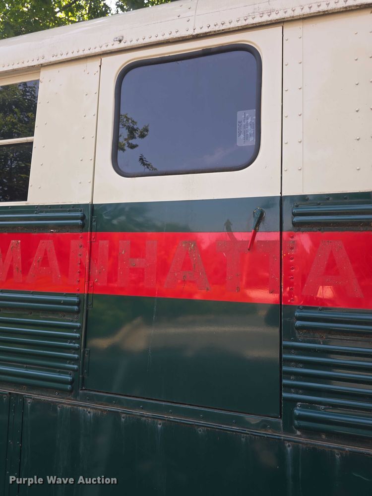 image for item EF3505 2001 Thomas Built 140H school bus