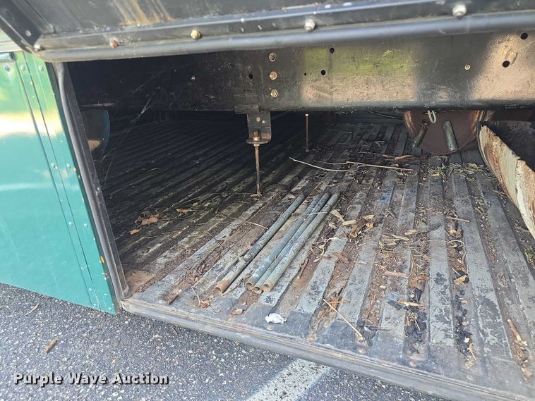 image for item EF3505 2001 Thomas Built 140H school bus