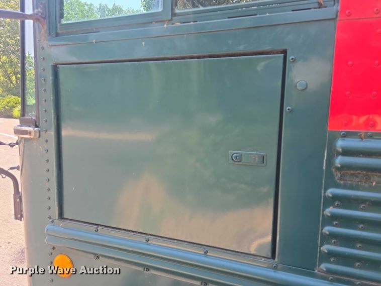 image for item EF3505 2001 Thomas Built 140H school bus