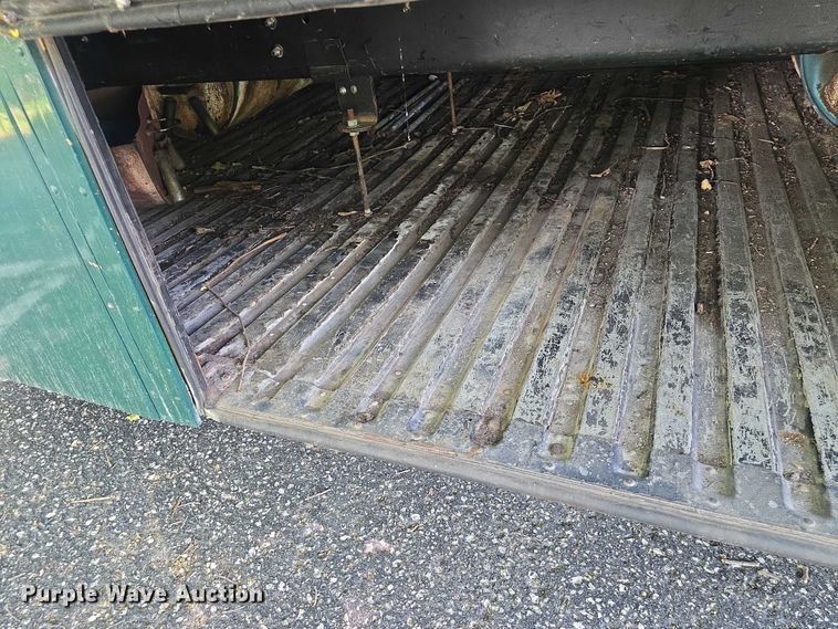 image for item EF3505 2001 Thomas Built 140H school bus