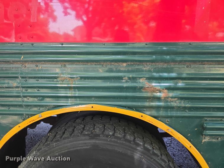 image for item EF3505 2001 Thomas Built 140H school bus