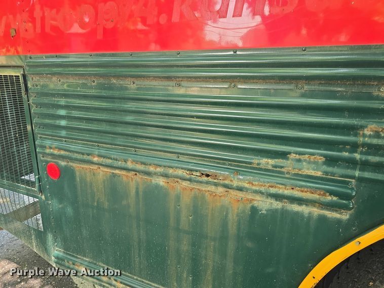 image for item EF3505 2001 Thomas Built 140H school bus