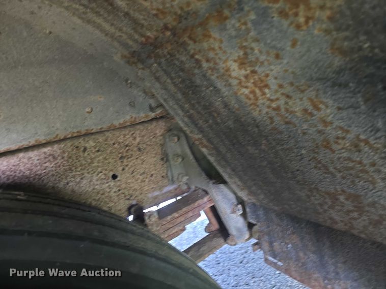 image for item EF3505 2001 Thomas Built 140H school bus