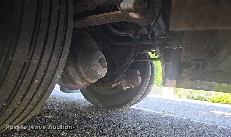 image for item EF3505 2001 Thomas Built 140H school bus