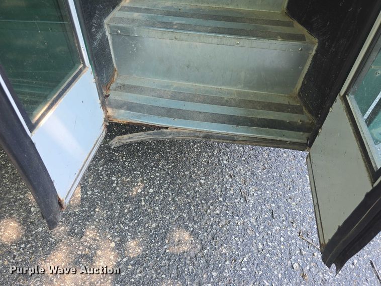 image for item EF3505 2001 Thomas Built 140H school bus