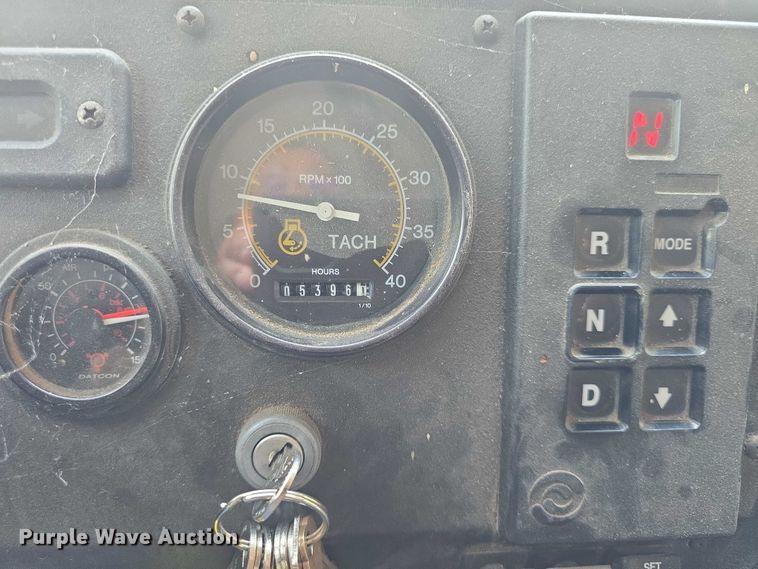 image for item EF3505 2001 Thomas Built 140H school bus