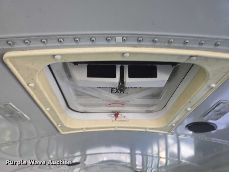 image for item EF3505 2001 Thomas Built 140H school bus