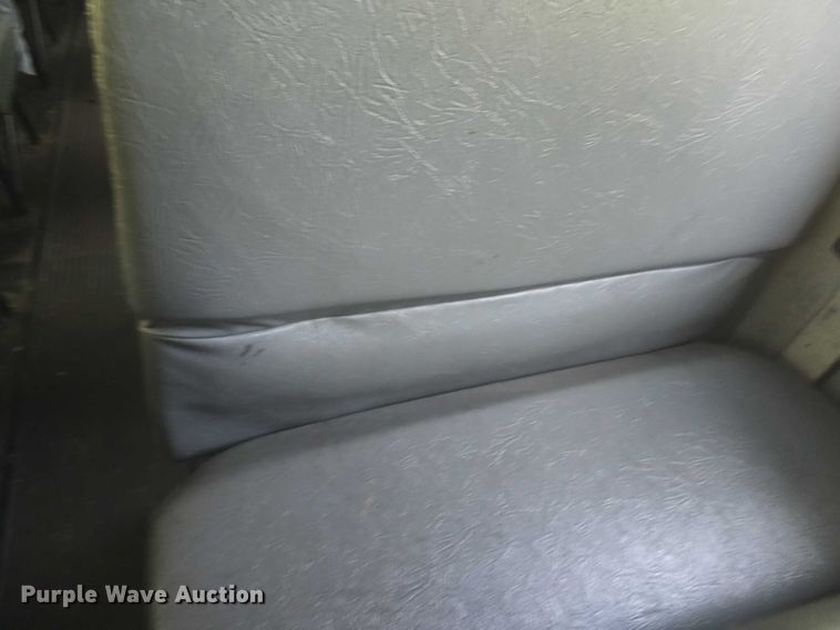 image for item EF3505 2001 Thomas Built 140H school bus