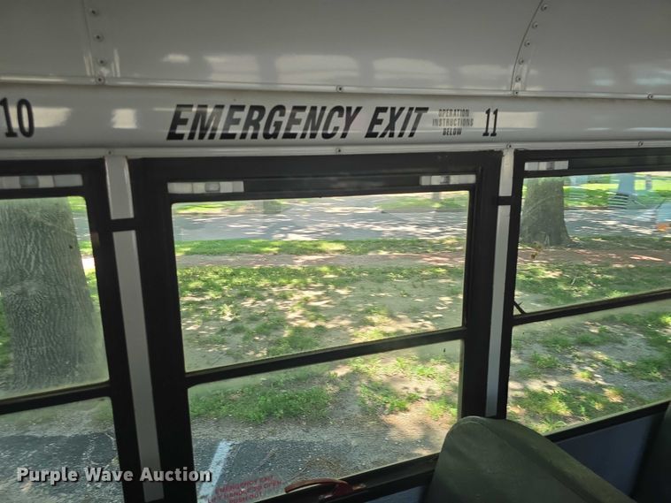 image for item EF3505 2001 Thomas Built 140H school bus