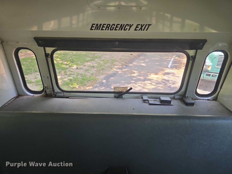 image for item EF3505 2001 Thomas Built 140H school bus