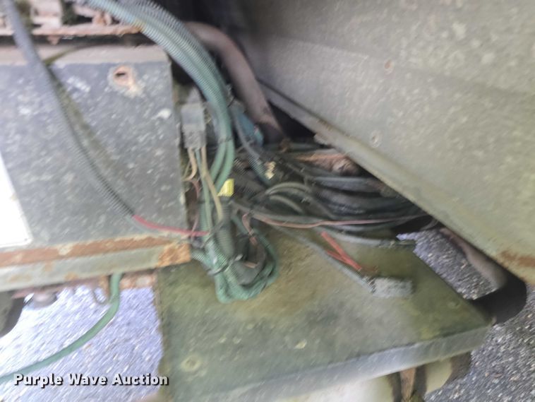 image for item EF3505 2001 Thomas Built 140H school bus