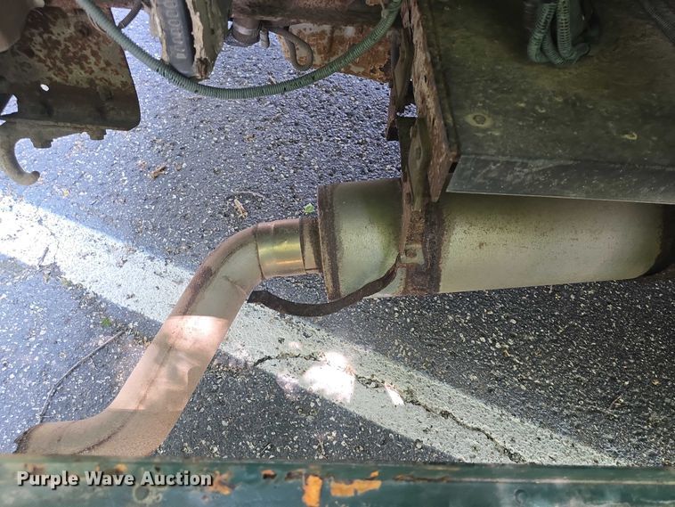 image for item EF3505 2001 Thomas Built 140H school bus