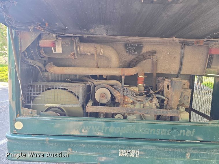 image for item EF3505 2001 Thomas Built 140H school bus