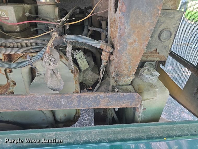 image for item EF3505 2001 Thomas Built 140H school bus