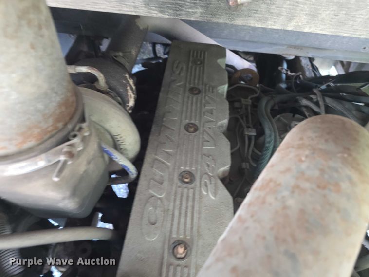 image for item EF3505 2001 Thomas Built 140H school bus