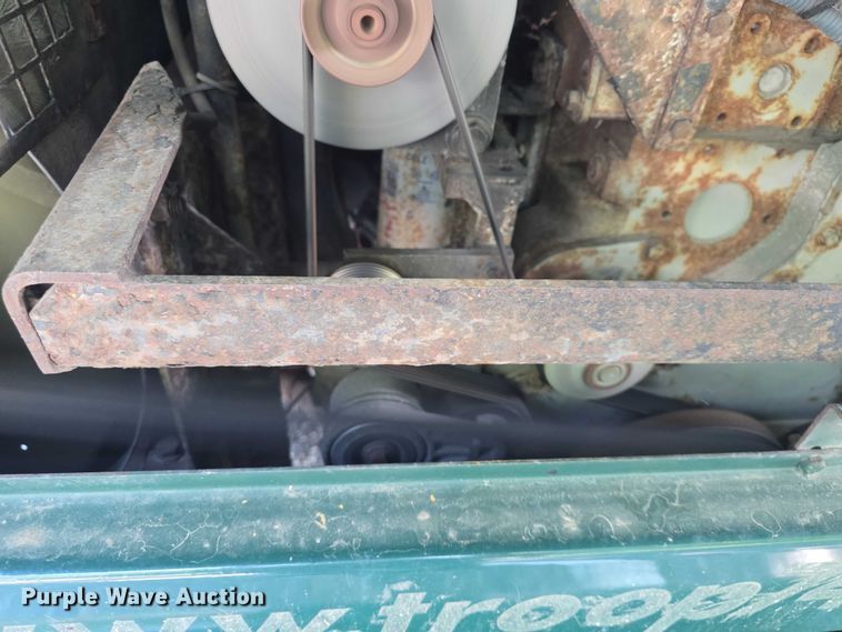 image for item EF3505 2001 Thomas Built 140H school bus