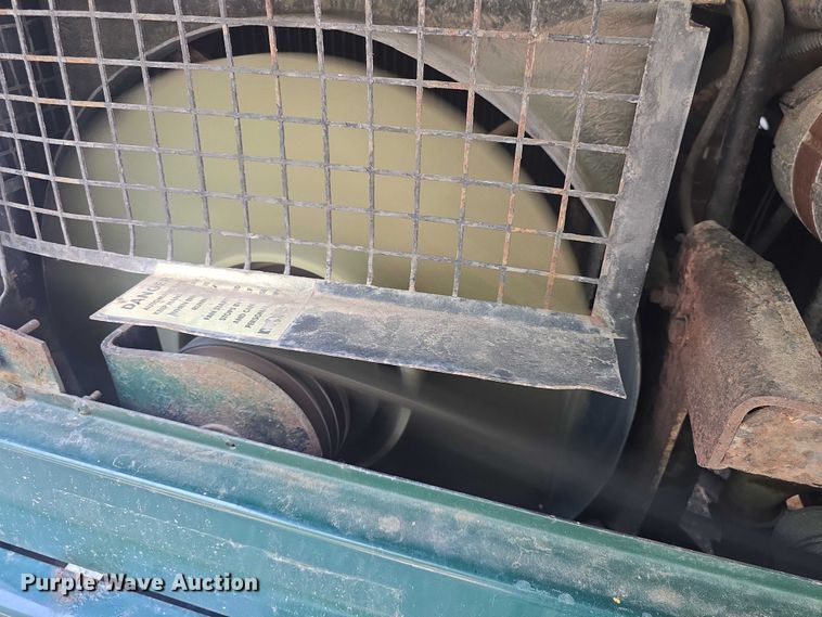 image for item EF3505 2001 Thomas Built 140H school bus