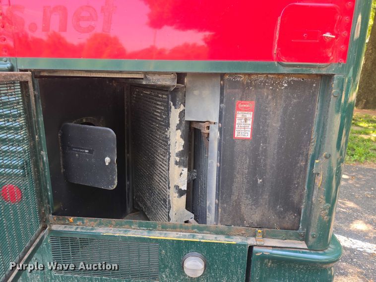 image for item EF3505 2001 Thomas Built 140H school bus