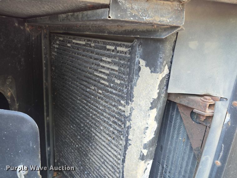 image for item EF3505 2001 Thomas Built 140H school bus