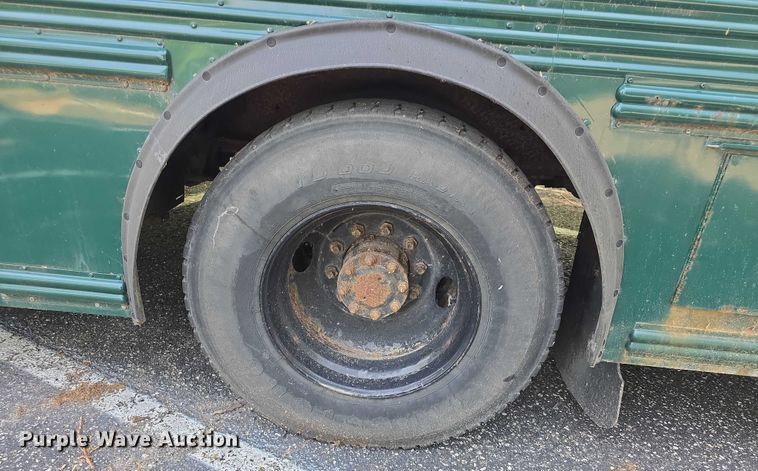 image for item EF3505 2001 Thomas Built 140H school bus