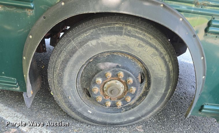 image for item EF3505 2001 Thomas Built 140H school bus