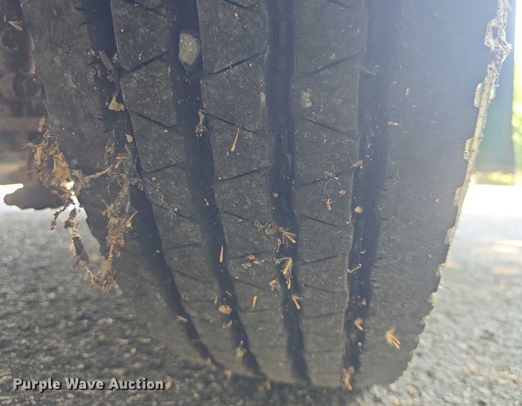 image for item EF3505 2001 Thomas Built 140H school bus