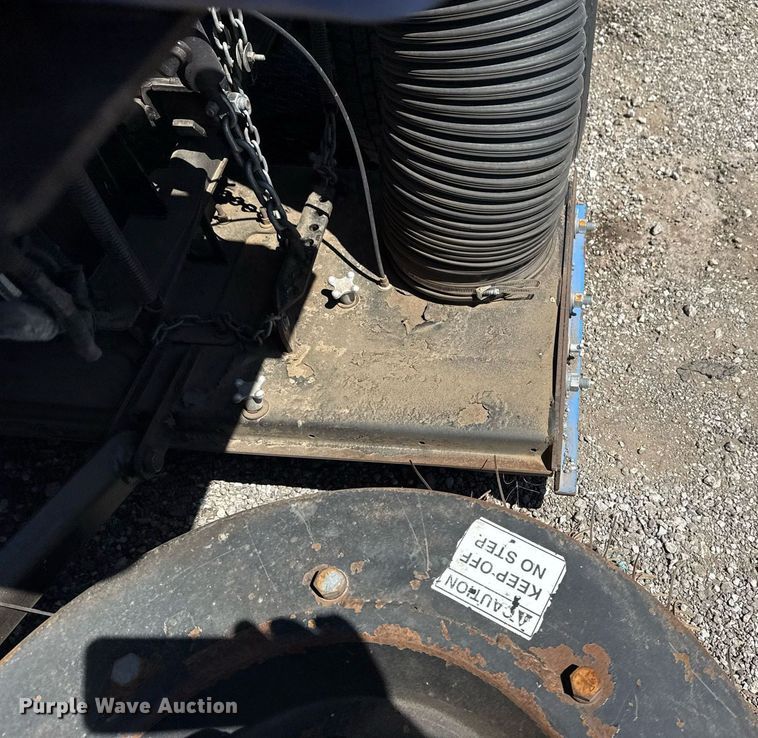 image for item EG5757 2010 Isuzu NPR HD street sweeper truck