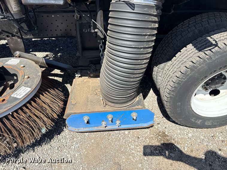 image for item EG5757 2010 Isuzu NPR HD street sweeper truck