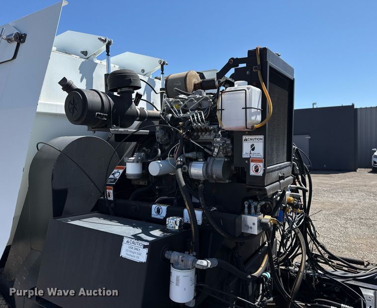 image for item EG5757 2010 Isuzu NPR HD street sweeper truck