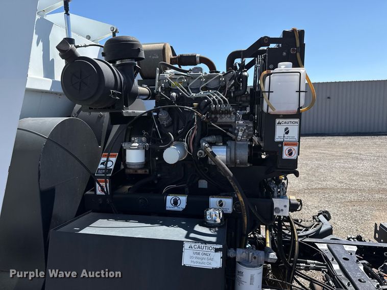 image for item EG5757 2010 Isuzu NPR HD street sweeper truck