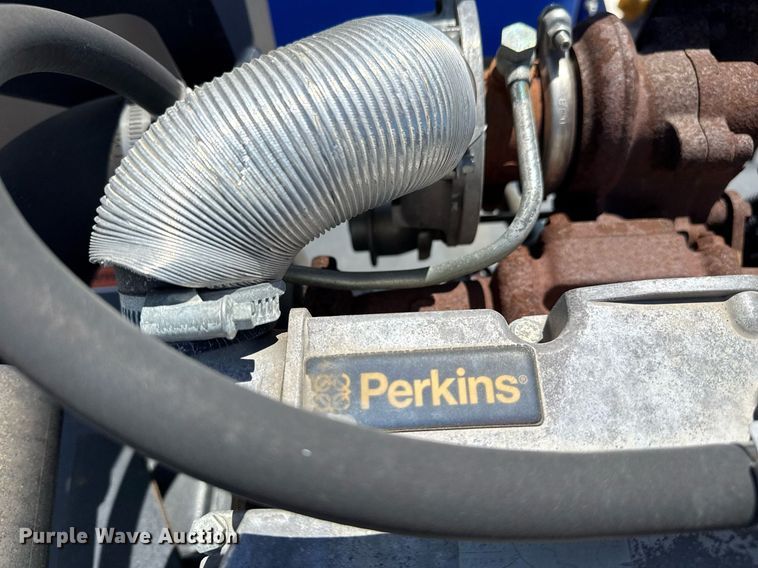 image for item EG5757 2010 Isuzu NPR HD street sweeper truck