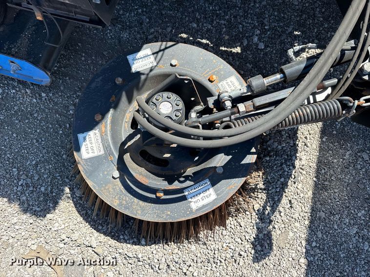 image for item EG5757 2010 Isuzu NPR HD street sweeper truck