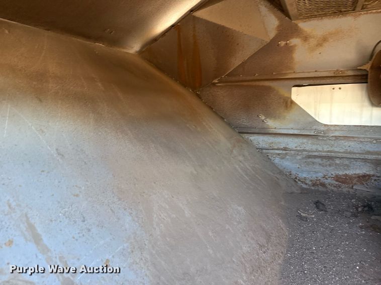 image for item EG5757 2010 Isuzu NPR HD street sweeper truck