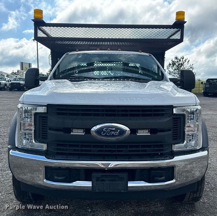 image for item EG5823 2018 Ford F550 flatbed truck