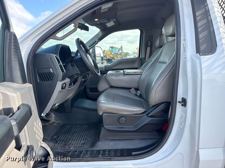 image for item EG5823 2018 Ford F550 flatbed truck